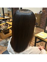 シキオリ(SHIKIORI) 湿気や汗で広がりやすい季節も、扱いやすくツヤのある髪へ