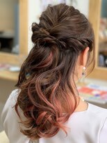 キュアキュア(Cure2) ねじりハーフアップ