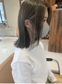 担当西田　切りっぱなしボブ　グレージュ　透明感カラー