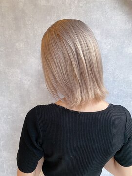 ラウブロッサム 大宮西口店(Lau Blossom) ホワイトミルクティーベージュブリーチダブルカラー大宮髪質改善