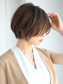 アヴァロン(AVALON) 美シルエット×立体感×上質大人ショートボブ【担当BISA】