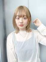 ルル 表参道(lulu.)&nbsp;外ハネミディアム レイヤーボブ ハイトーンカラー【岡田 陸】