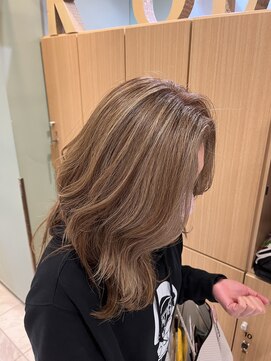 アパルトメント ジェシカ(l'appartement de Jessica) 大人上品なハイライトスタイル