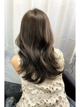 ランズ(LANDS) カーキアッシュブラウンレイヤーカット 【韓国ヘア 大阪 梅田】