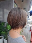 白髪ぼかしハイライト×ショートボブ