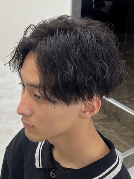 ジーニー 本厚木(Genie) フェザーパーマサーフカール刈り上げセンターパート