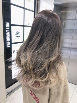 ジゼル(gisele) グラデーションカラー