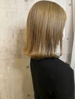 エフ プラス(F+plus)&nbsp;外ハネボブ/くびれヘア/プラチナベージュ/ヌーディベージュ/30代