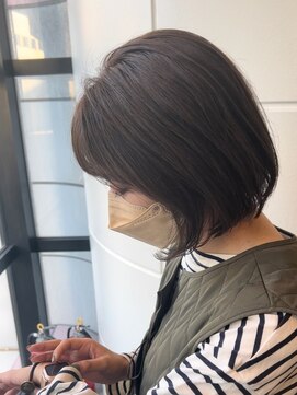 ギブ(give) グレージュ ボブ