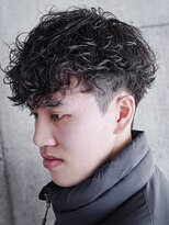 アルファ 新宿(alpha)&nbsp;フェザーパーマ/ブルーブラック/刈り上げセンターパート[新宿]