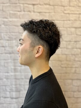 グレイスフル バーバープラチナム 六本木店(Graceful Barber platinum) ツーブロシチサンパーマ