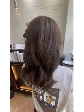 ヘアメイクヒール 【外国人風コントラストハイライト×艶カラー】20代・30代・40代