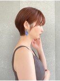 ショート×顔周り×前髪×シルキーベージュ×グレージュカラー