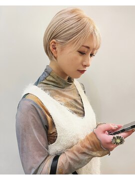 サンプラス(san+) 【柏原良亮】丸みショート×ホワイトブロンド