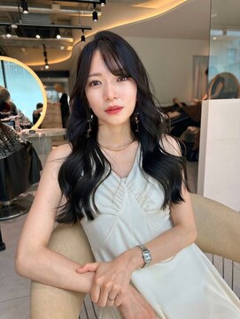 ロンドメリア 天神大名店(Lond Melia) 小顔に見せるヘア/ワンレン/ボブウルフ/ネビージュ/黒髪カタログ