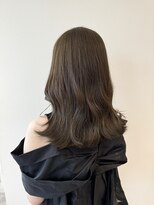 ユーフォリア 青山(Euphoria)&nbsp;オリーブベージュ透明感カラー外ハネくびれヘア/担当yuki