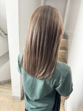 リルア 博多(LIRUA) ブリーチ無しのミルクティーベージュ