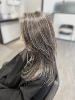 リリ(RiRi)&nbsp;グレージュハイライトレイヤー