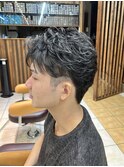 20代◎ビジネスOK！カットスタイリッシュフェザーショート