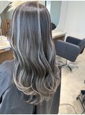 グレージュのコントラストハイライト