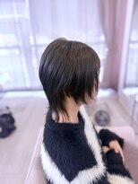 ヘアメイクアン(Hair Make Une)&nbsp;抜け感×動きが可愛い♪ウルフ×アッシュグレー