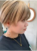 ローライト、ブロンド、バイカラー、ブリーチ、マッシュショート