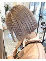 ヲタク(wotaku.)&nbsp;グレージュミルクティーベージュハイトーンカラー2ブリーチボブ
