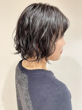 ヴォロンテ(volonte) やわらかパーマの黒髪ボブ