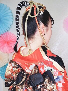 アロス ヘアー(Aross hair) 個性的ポニーテールアレンジ