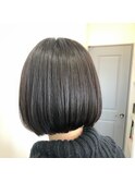 定番のシンプルなミニボブ