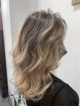 ナイン 麻布十番(NINE) ベージュハイバレイヤージュ☆