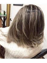 リーブル(Libre)&nbsp;外国人風コントラストバレイヤージュカラー