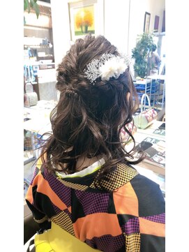 ツツミ TSUTSUMI 美容室 ハーフアップ