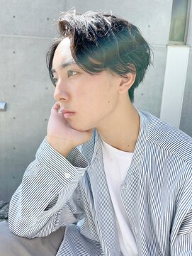 ヘアープレイス ヴィブ(hair place VIVE) トレンドのセンターパートで大人カッコ良いクールさを