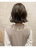 オリーブベージュカラー