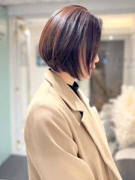 ラベスト キョウト(LOVEST) 頭がギュギュッと小さく見えるシャープなボブ