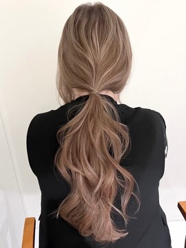 ネイロ バイ ジルブラン 葛西(NeiRo by JIL BLAN) ハイライト白髪ぼかしダブルカラーインナーカラーショートボブ