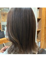 エシレ(esille.)&nbsp;透け感ベージュカラー×外ハネロブ