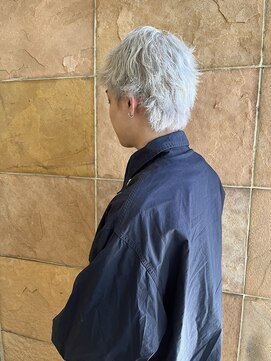 ヴィンスジオ 岐阜駅南(vince gio) ホワイトカラー