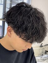 フィフス 天神大名(fifth)&nbsp;天神大名波巻きパーマメンズカットラウンドマッシュ30代19時以降