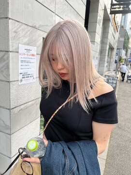 ホワイトベージュ