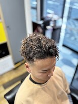 バーバーブロス(BAR BER bro's)&nbsp;波巻きツイストスパイラル/刈り上げセンターパート/メンズ/浦安