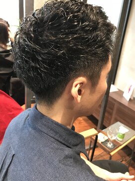 リバレッジ 広尾(Leverage) くせ毛を生かしたビシカジ刈り上げメンズモテスタイル