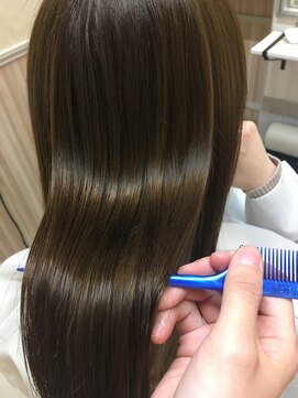 トゥーリ 二日市店(tuuli) 二日市　美容室　髪質　改善　縮毛矯正　イルミナカラー