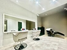アースコアフュールボーテ 高岡店(EARTH coiffure beaute)の雰囲気（家族みんなでくつろげる、特別なサロン空間。）