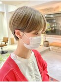 大人小顔ミルクティーベージュハイトーンマッシュショートボブ