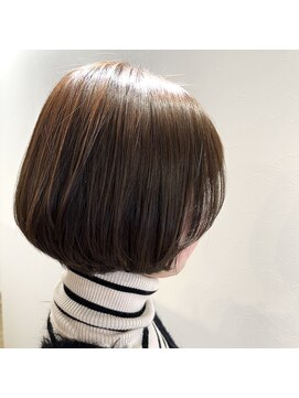 ソラ ストリートサロン(SORA.STREET SALON) ころんと丸いボブにオリーブベージュ