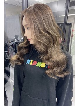 リア 大阪梅田(Ria) ～ハイライトカラー アッシュブラウン～【Ria 大阪 梅田】