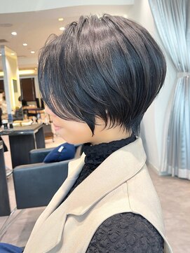 アンド ストーリーズ(&STORIES) 前下がりショート/絶壁解消/小顔効果/30代/40代【橋本】