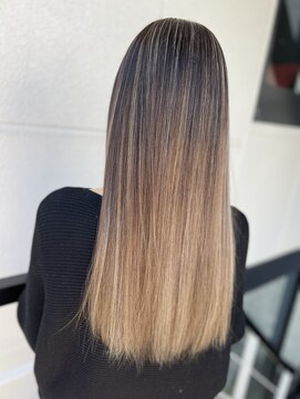 ラビス 浦和(Lovis) 美髪/ネビージュ/大人かわいい/透明感ショート[浦和]